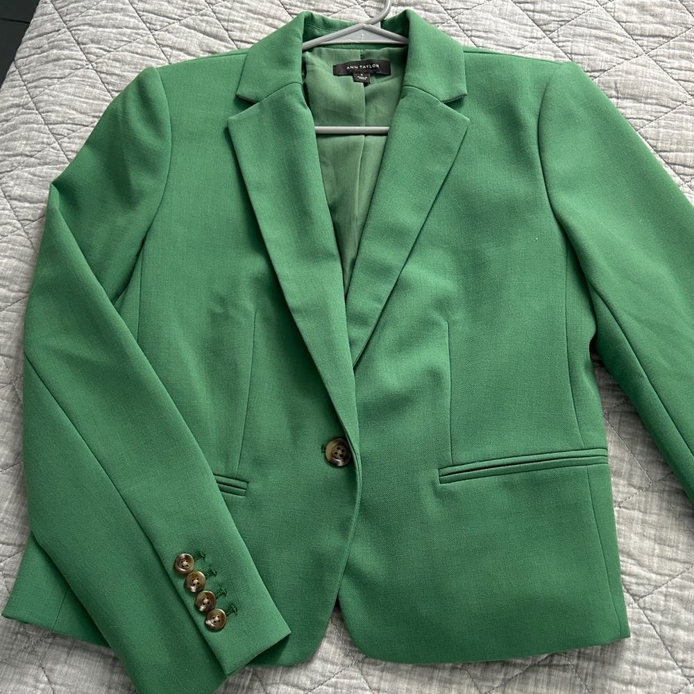 Ann Taylor Green Tailored Single-Button Blazer